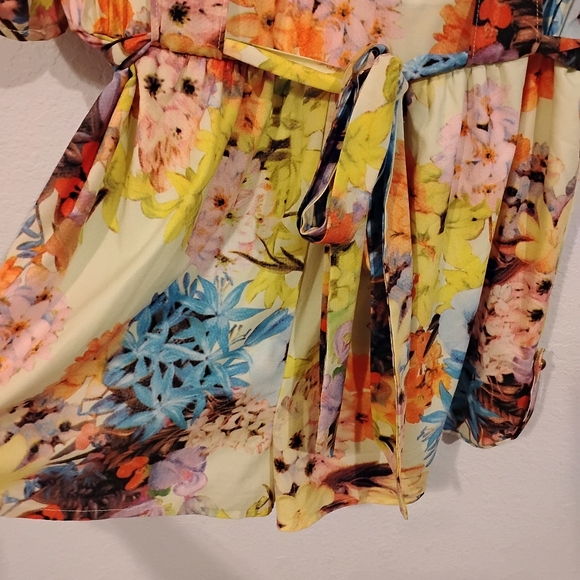 Gianni Bini Floral Erynn Romper - Picture 6 of 10